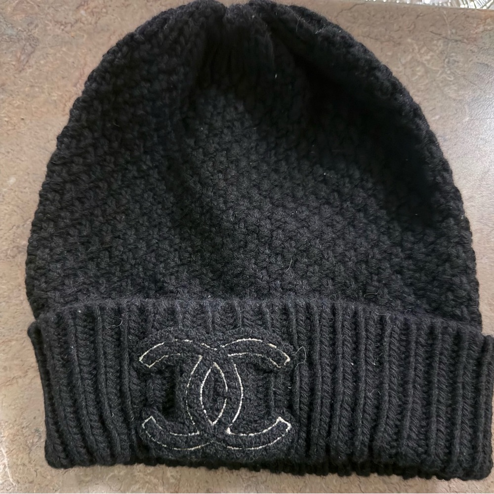CHANEL Classic Black Knit Beanie